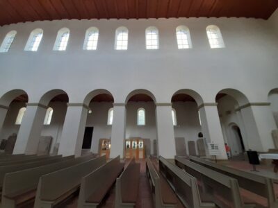 Innenraum der Pfeilerbasilika